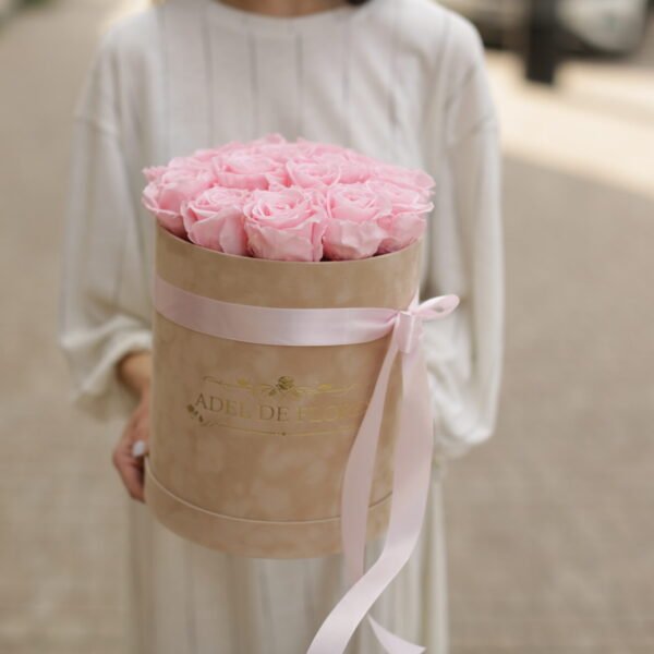 Welurowe pudełko z wiecznymi różami