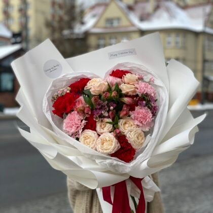 Bukiet w kształcie serduszka w pastelowej kolorystyce