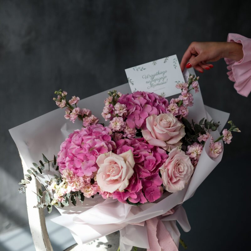 Bukiet z hortensja i lewkoniami