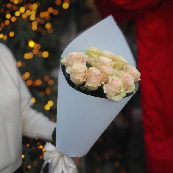 Róże w niebieskim rożku