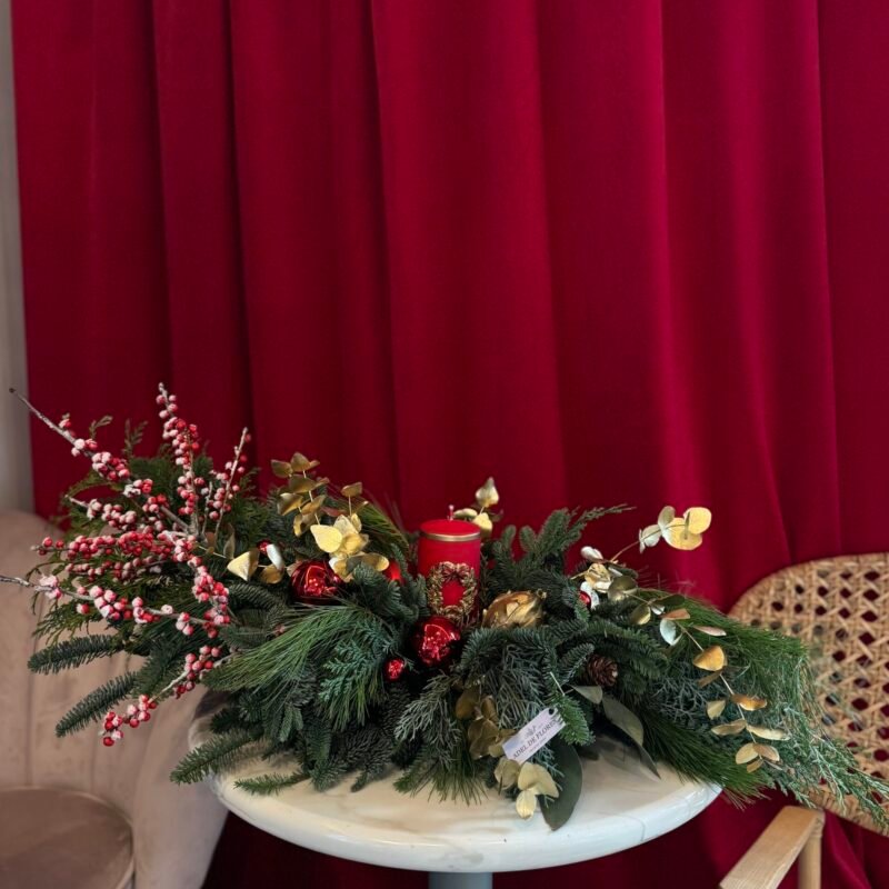 Duża bożonarodzeniowa kompozycja w czerwo -złotej kolorystyce