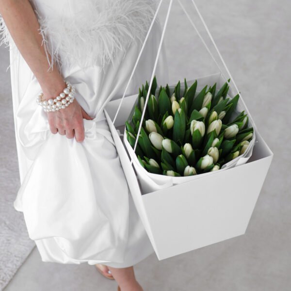 Bukiet z białych tulipanów