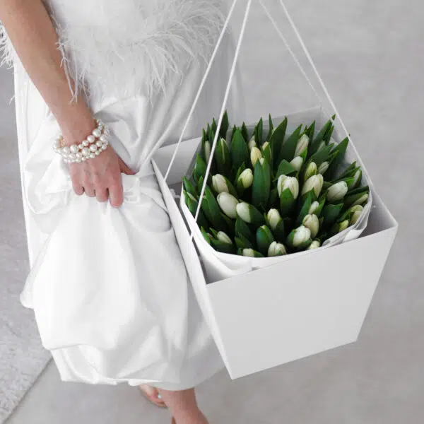 Bukiet z białych tulipanów