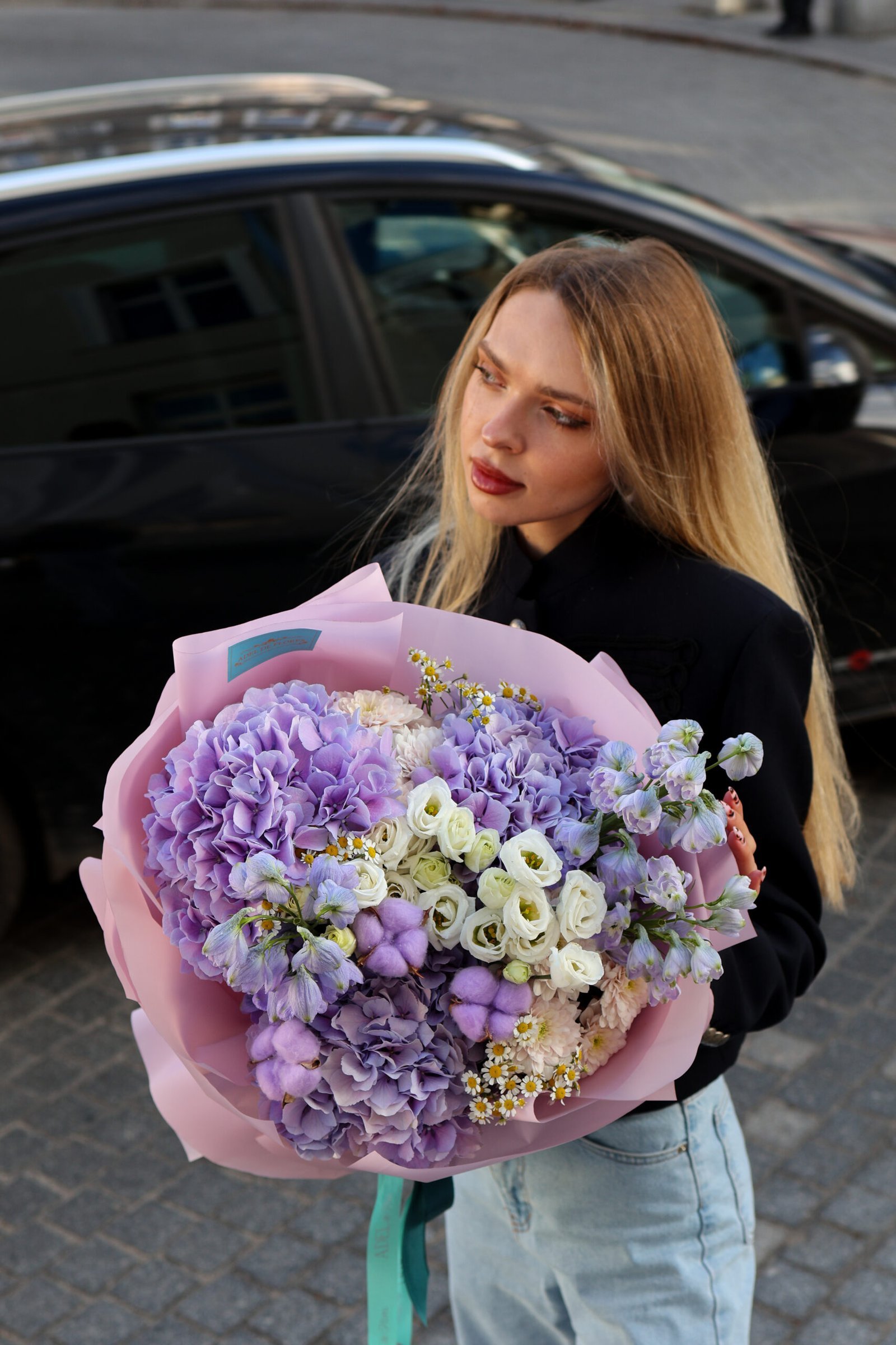 Bukiet z hortensjami, delfinium i eustomą