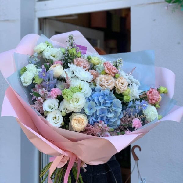 Duży bukiet mieszanych kwiatów