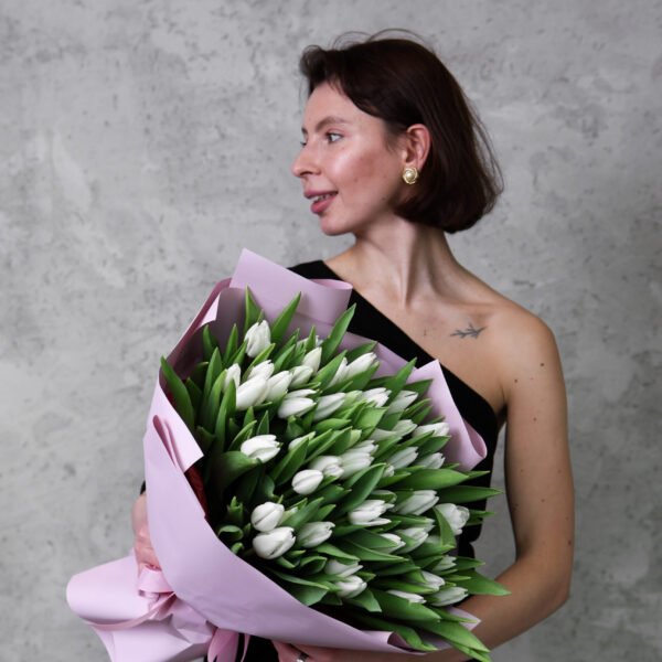 Bukiet białych tulipanów