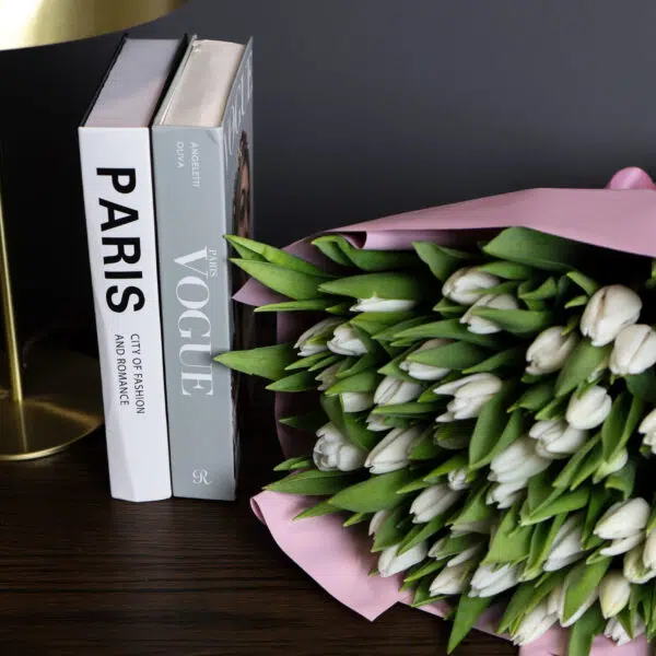 Bukiet białych tulipanów Adel del flores