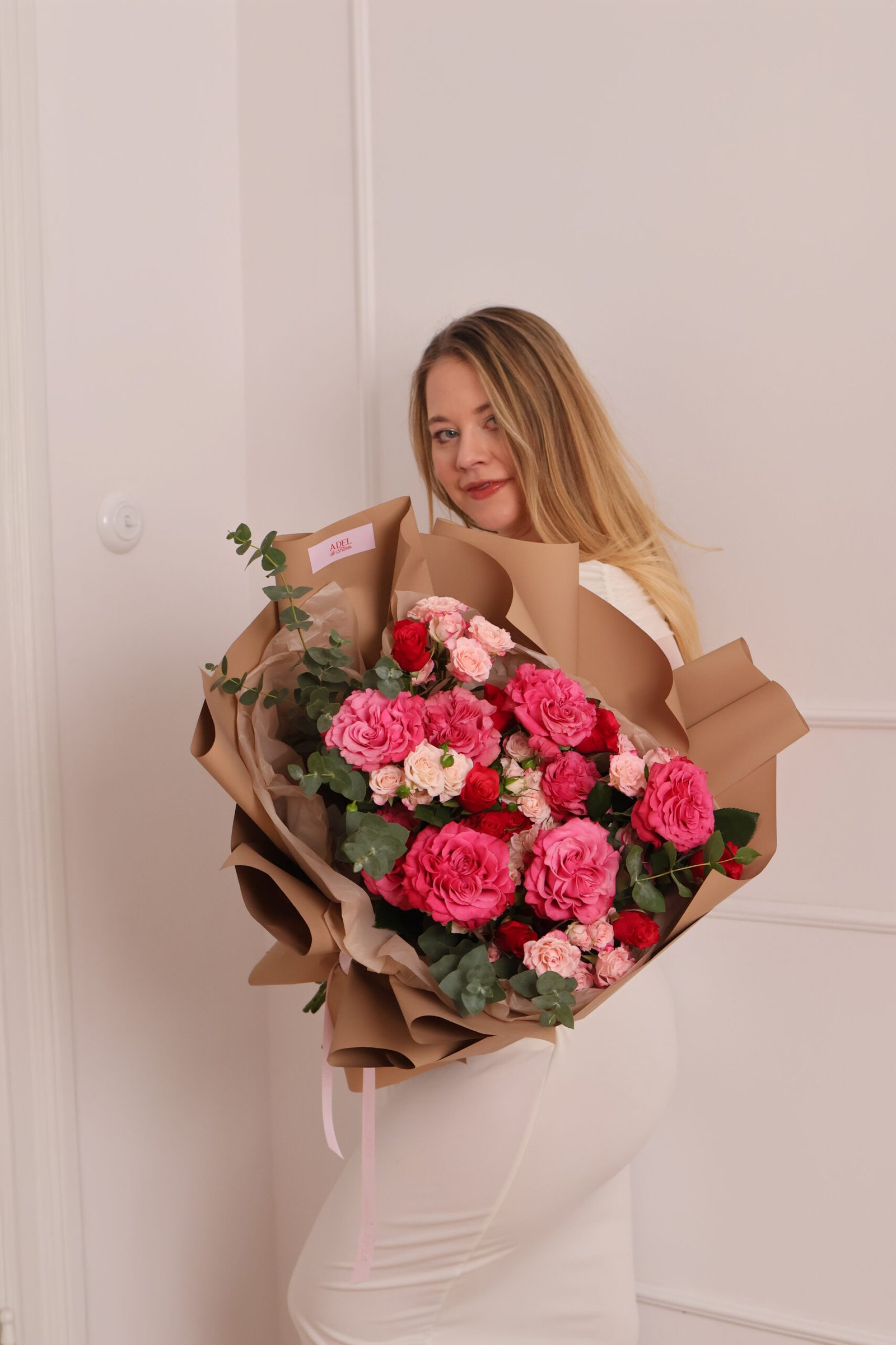 Bukiet z róż krzewiastych i róż Country Blues