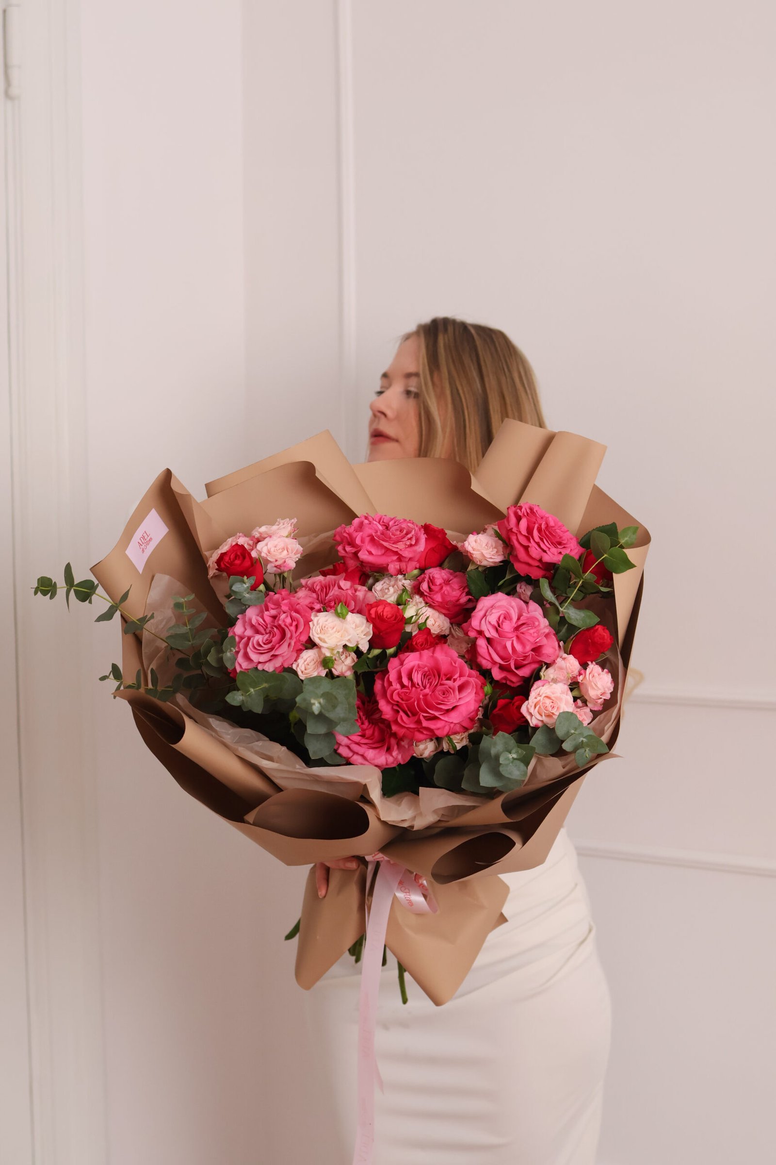 Bukiet z róż krzewiastych i róż Country Blues - obrazek 3