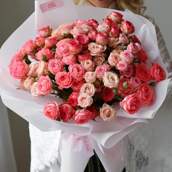 A bouquet of pink and cream spray roses — Blush Symphony | Adel de Flores