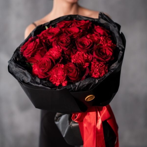 A bouquet of red roses and red carnations — Crimson Noir | Adel de Flores
