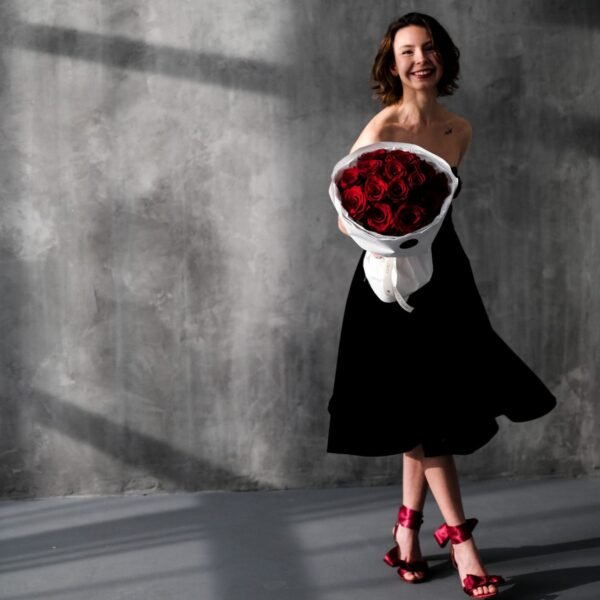 Explorer Bouquet of Red Roses — Scarlet Promise | Adel de Flores