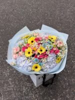 Bukiet z hortensji, gerber i róż gałązkowych - Image 3