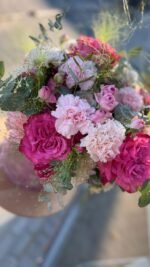 Flowerbox with roses, carnations and chrysanthemums — Silky Pink | Adel de Flores