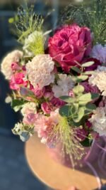 Flowerbox with roses, carnations and chrysanthemums — Silky Pink | Adel de Flores