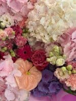 Monumentalny flowerbox z hortensjami i ostróżkami — The Grand Declaration | Adel de Flores