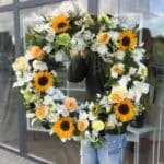 Похоронный венок с подсолнухами — Adel de Flores
